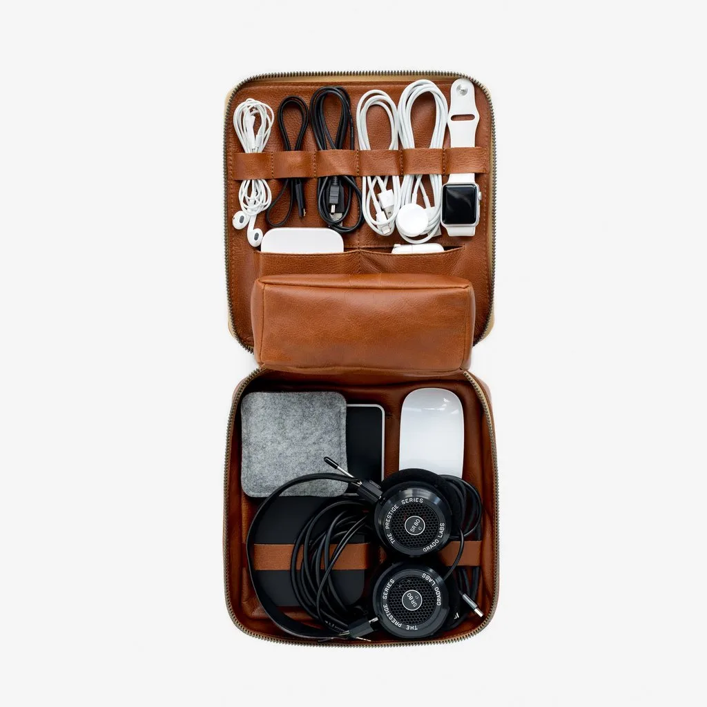 Great tech travel gifts: Twelve South PlugBug World charger adapter set
