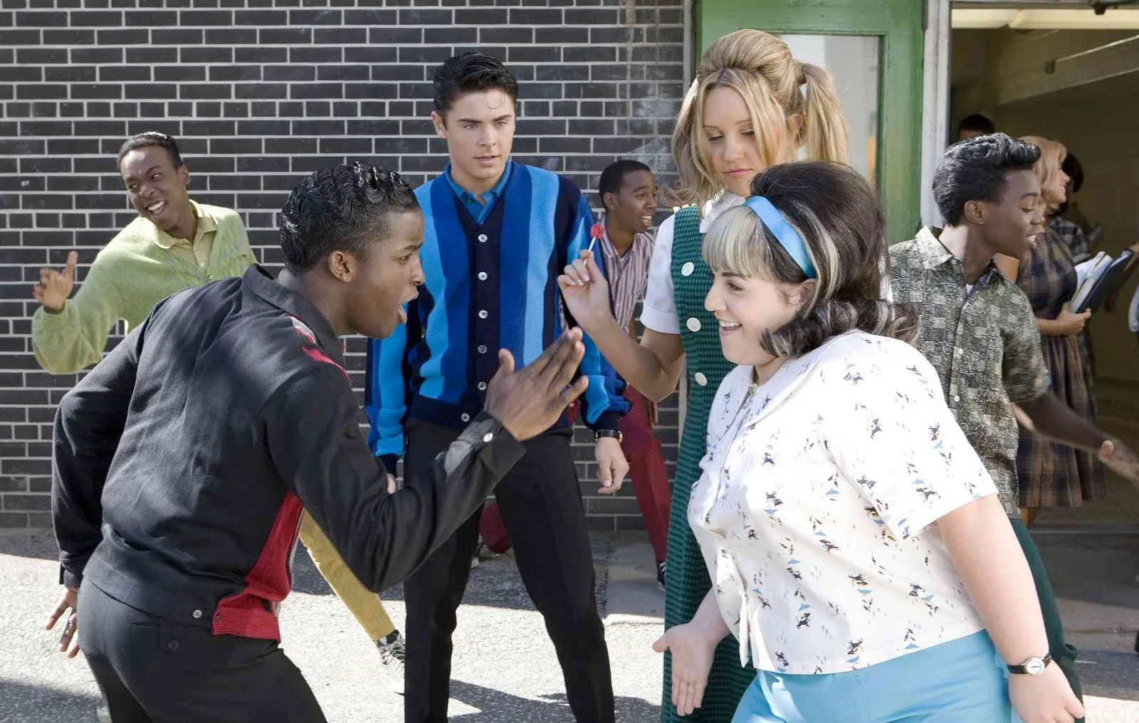Surprising rom-coms to watch with your family on Netflix now : Hairspray