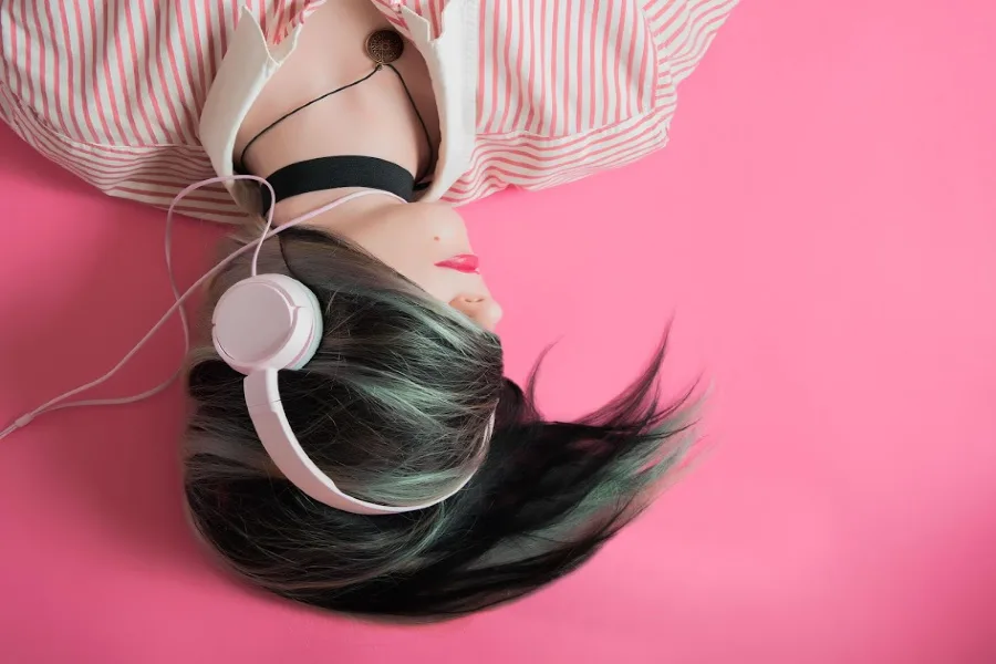 3 different audiobook apps so you can escape without leaving the house