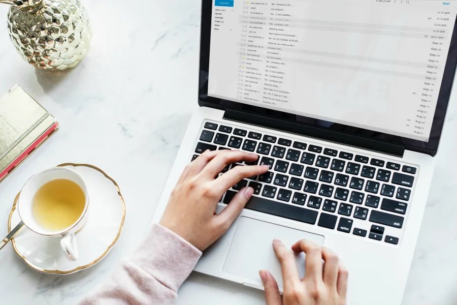 The best way to sign-off on emails