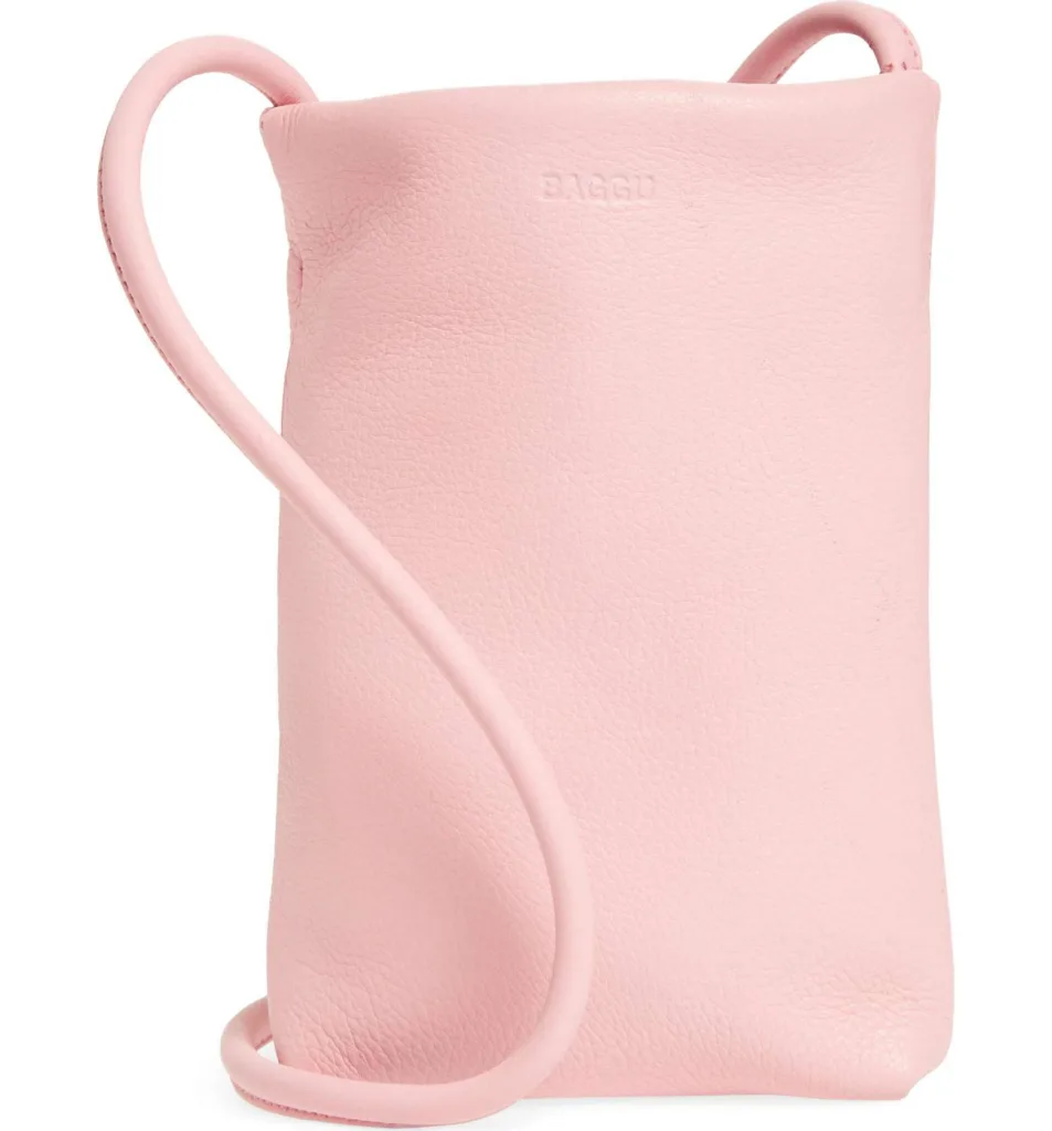 Baggu crossbody phone bag | Cool Mom Tech