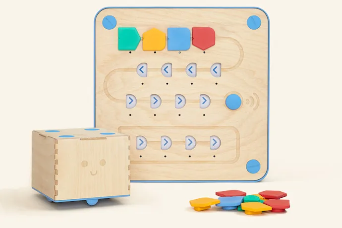 The new Cubetto coding toy for preschoolers is an amazing, screen less way to learn code.