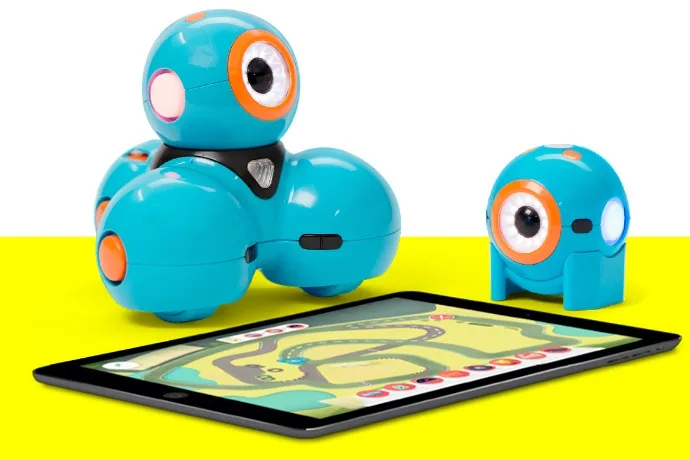 3 cool coding project ideas created by kids for the Dot and Dash robots