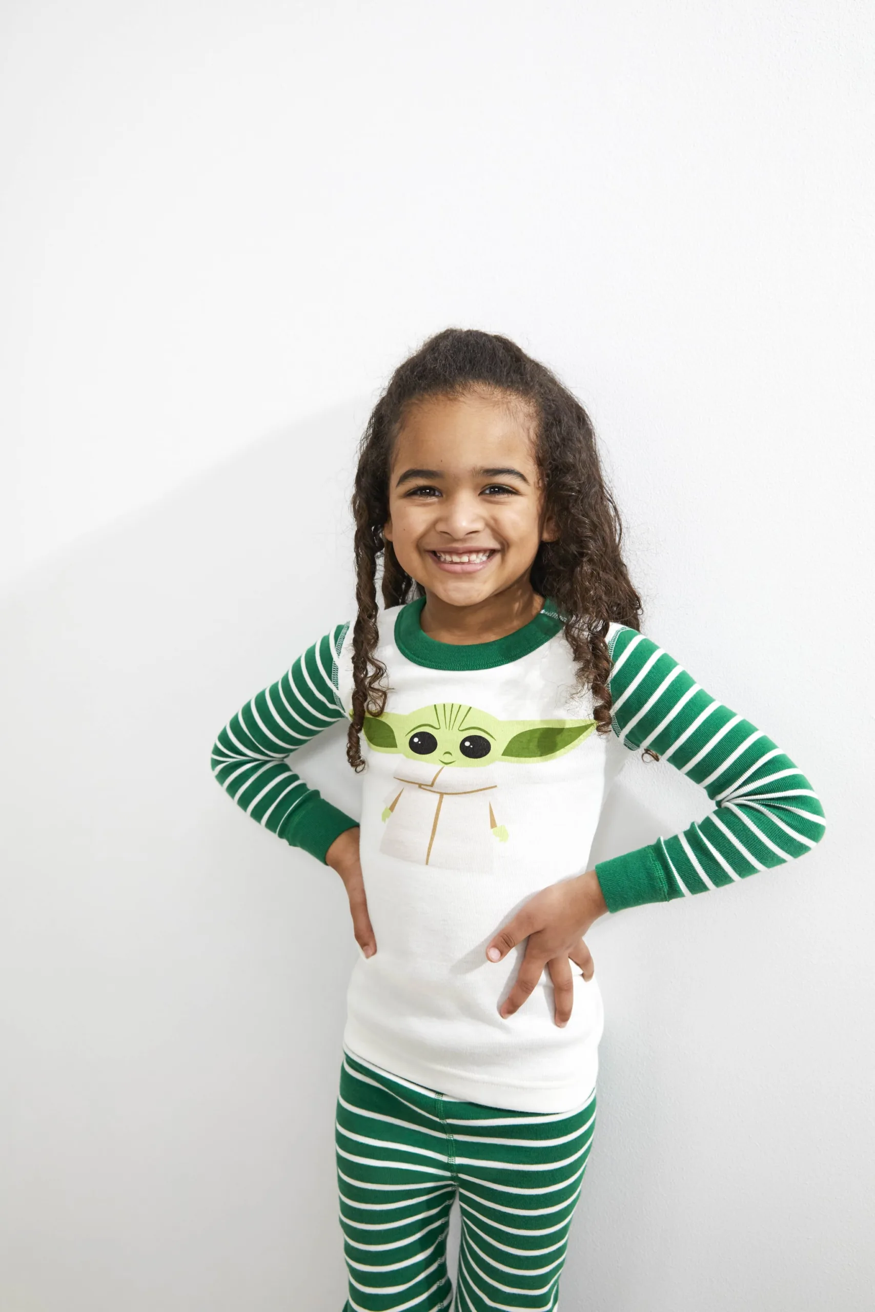 hanna-andersson-baby-yoda-pajamas-for-kids-girl