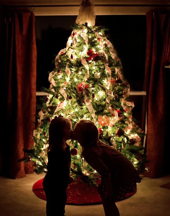 How to take better holiday photos: How to shoot in black and white via Katie Evans