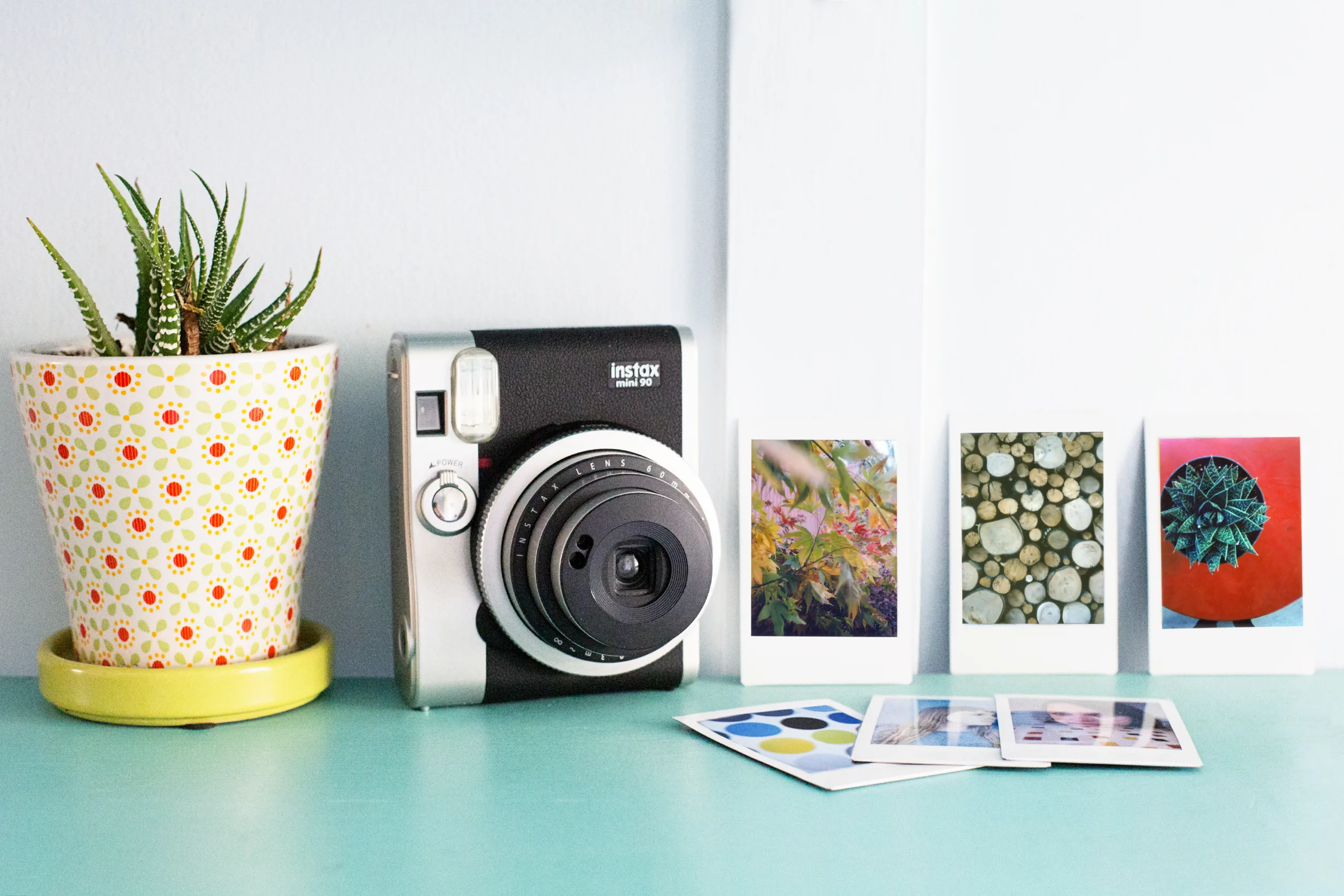 cool mom tech holiday gift guide