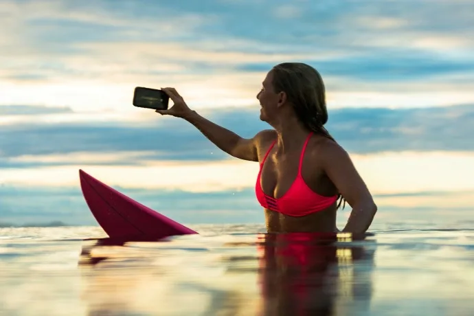 5 waterproof cell phone cases for summer