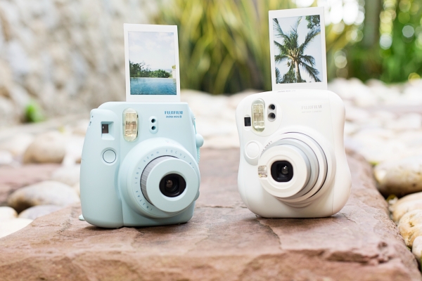Best kids tech toys and gifts: Fujifilm Instamax Mini Camera Best kids tech toys and gifts: Fujifilm Instamax Mini Camera