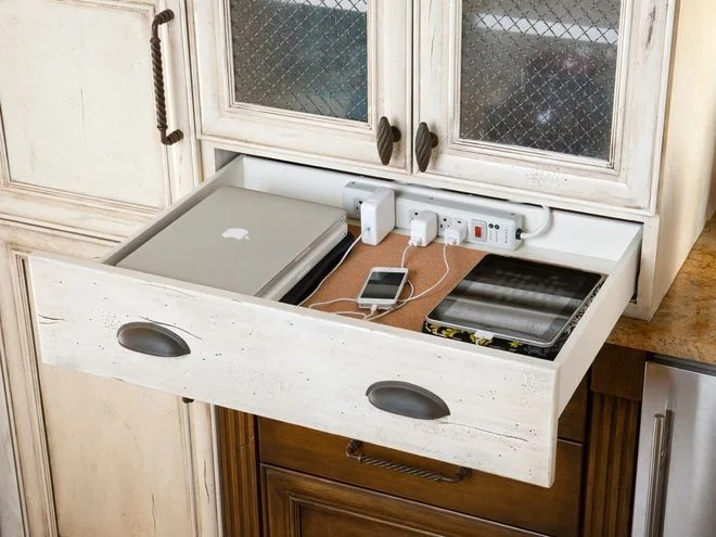 Hideaway drawer for your electronics