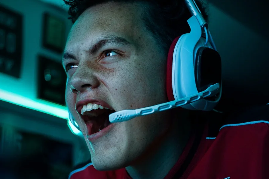 8 tips for raising kids with good gaming etiquette