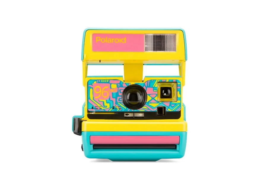 Celebrate Father's Day like it's 1996 with this Polaroid 600 96 cam
