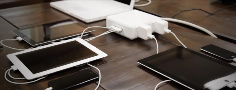 PowerQUBE multi device charger